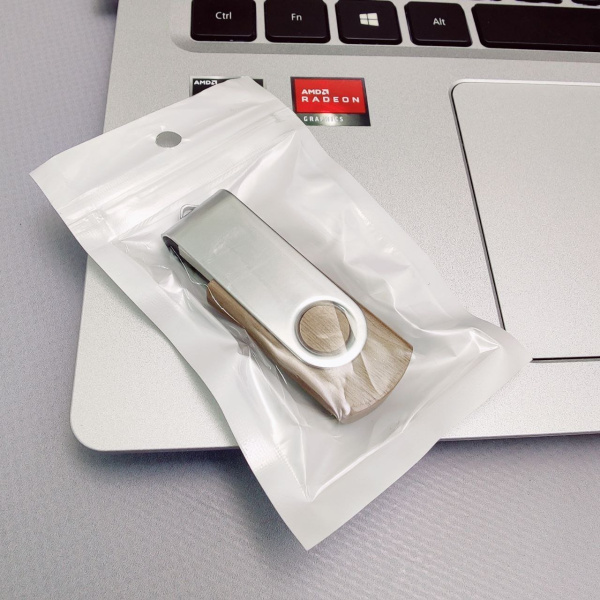 USB накопитель (флешка) Twist wood дерево/металл/раскладной корпус, 16 Гб