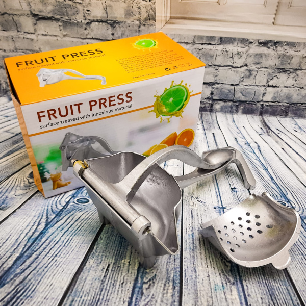 Ручной пресс/соковыжималка (Орехокол) Fruit Press для фруктов и ягод (Размер М 10х10х9 см)