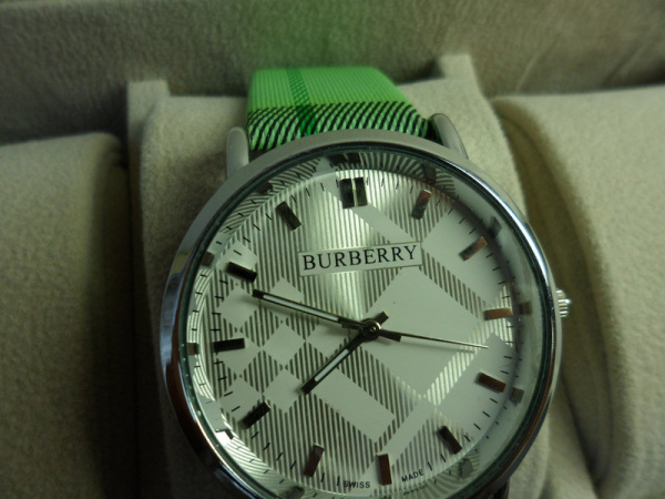 Часы наручные женские Burberry BU9219 "Летний узор"