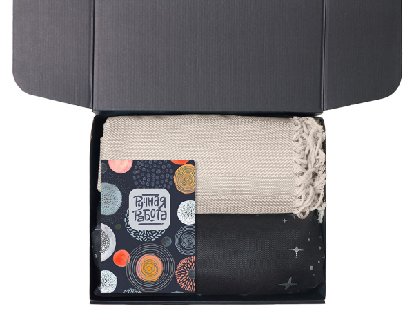 Подарочный набор «Re:y. Haven»  с пледом, кружкой и чаем, Цвет оливковый