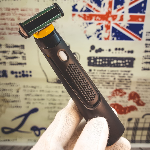 Портативный микро триммер для ухода за бородой и усами Micro trimmer (3 насадки)