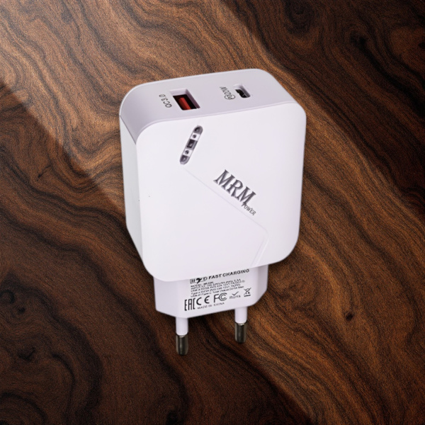 Сетевое зарядное устройство MRM MR820C PD 20W + QC3.0, белый
