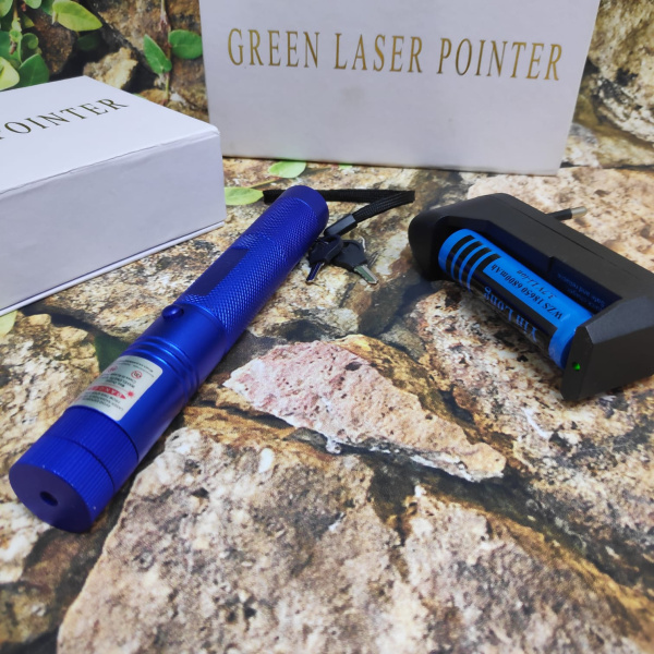 Лазерная указка Green Laser Pointer 303 с ключом SD-Lazer 303