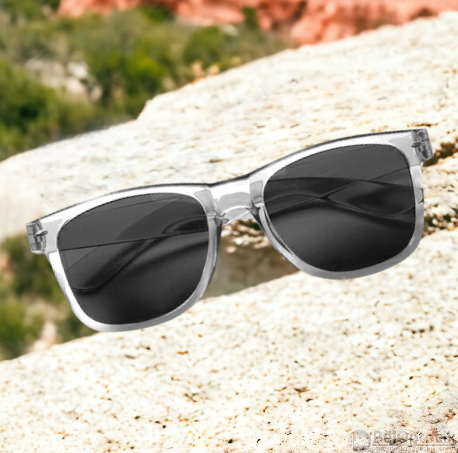Очки солнцезащитные BARI / Солнечные очки с защитой UV400 в цветной полупрозрачной оправе 