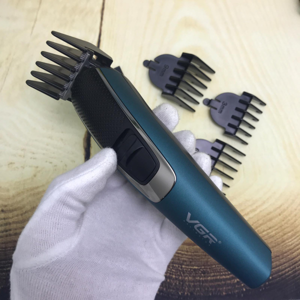 Беспроводная профессиональная машинка для стрижки волос-триммер  VGR® V-176 (4 сменные насадки)