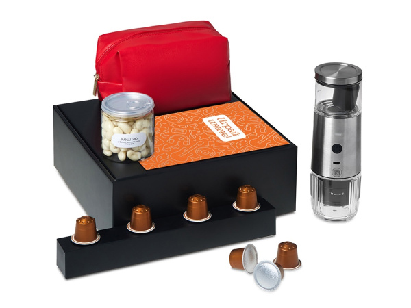 Подарочный набор «Re:y. Boost» с кофемашиной, капсулами и косметичкой, Цвет красный