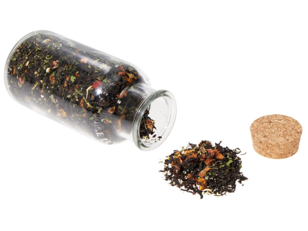 Чай черный с соком ананаса, клубникой, мятой, медом и лимоном