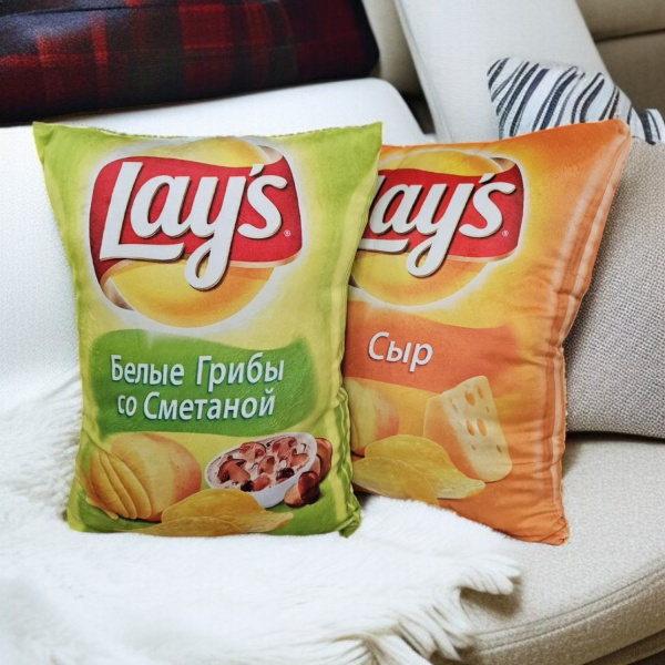 Подушка для дивана велюровая, 30х35 см, с дизайном Lay’s, мягкая / Оригинальный акцент для уюта и отдыха
