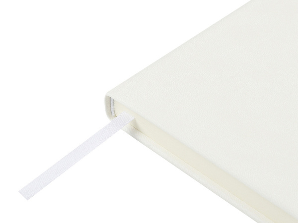 Ежедневник недатированный А5 «Megapolis Velvet New», Цвет белый