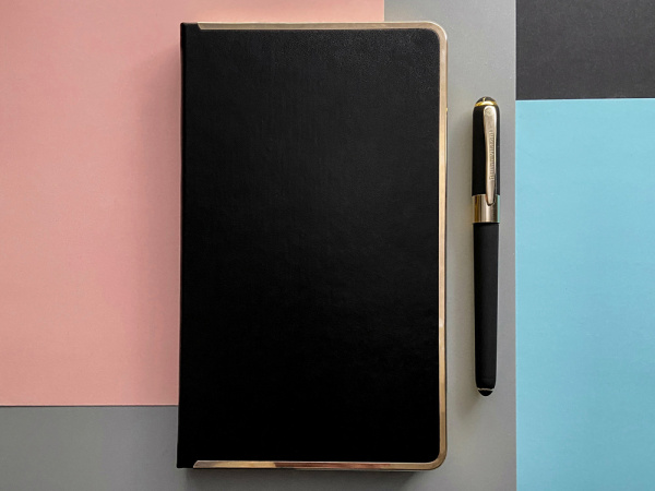 Ежедневник недатированный A5 «Chelsea», Размер A5, Цвет черный/золотистый